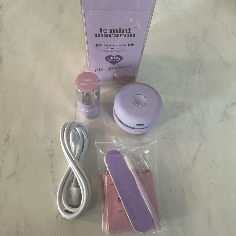 Le Mini Macaron Gel Manicure Kit